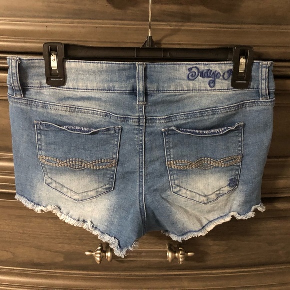 Jean Shorts🌸 - Picture 2 of 2